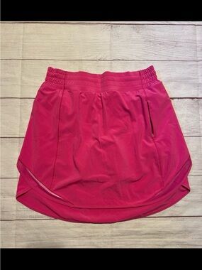 Lululemon Hotty Hot Skirt in Sonic Pink high-rise waist built in shorts size 6